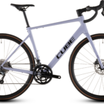 Cube Attain Race cyclamen´n´black (2026)