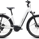 Cube Touring Hybrid ONE 600 Easy Entry metallicwhite´n´chrome (2027)